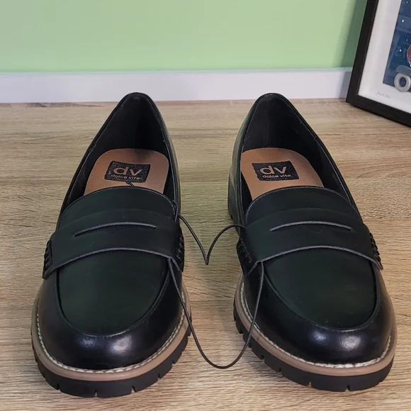 Black Loafers for Women - Picture 4 of 7
